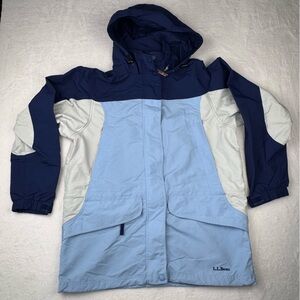 L. L.Bean Vintage women's hooded snow ski jacket. color block. Size M.